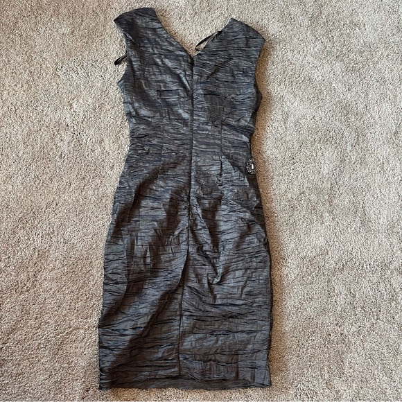 Calvin Klein - Women’s Grey Ruched Dress (Size 4) - Picture 6 of 6